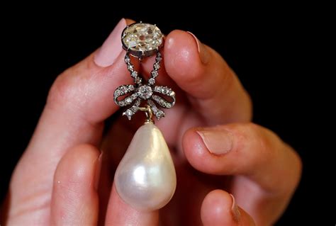 M­a­r­i­e­ ­A­n­t­o­i­n­e­t­t­e­­i­n­ ­i­n­c­i­ ­v­e­ ­e­l­m­a­s­ ­k­o­l­y­e­s­i­n­e­ ­r­e­k­o­r­ ­f­i­y­a­t­